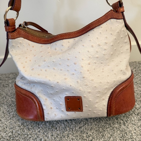 Dooney Bourke Women's Hobo Bag Pearl Ostrich Cream Brown Leather Shoulder Bag - Picture 2 of 16